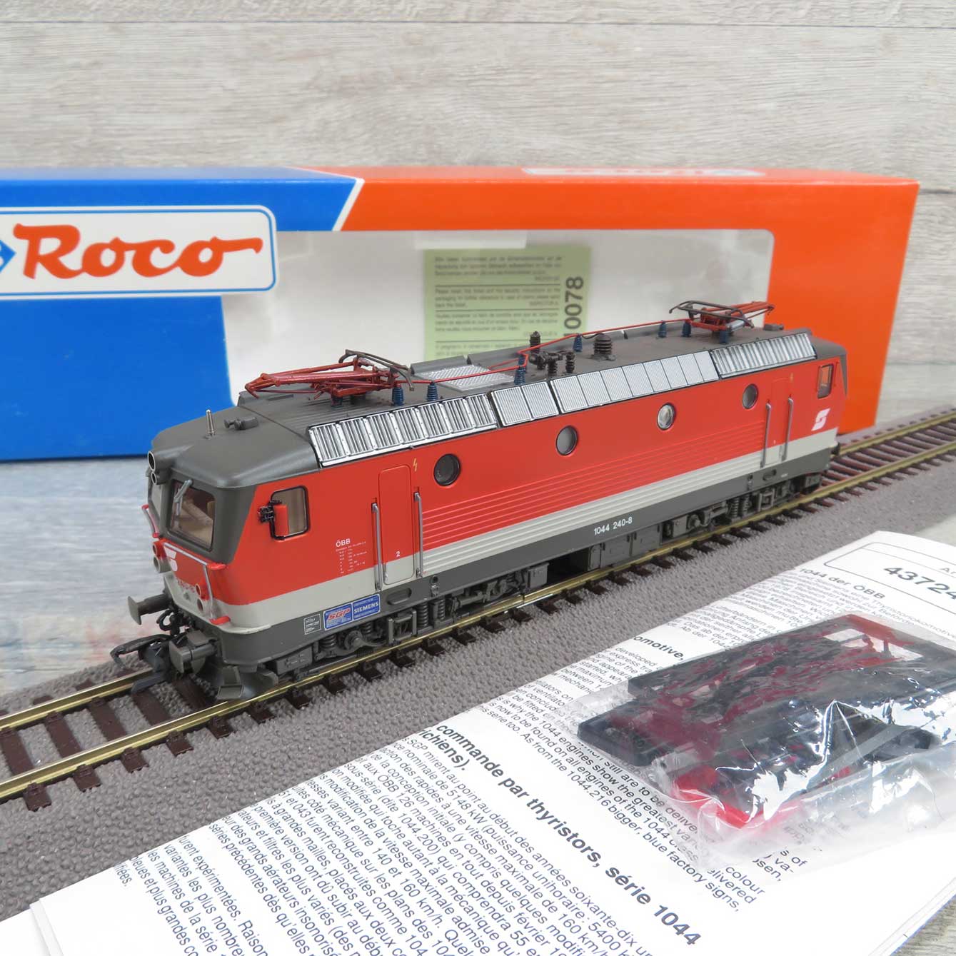 2A8D9B16-5C44-4491-AB5D-