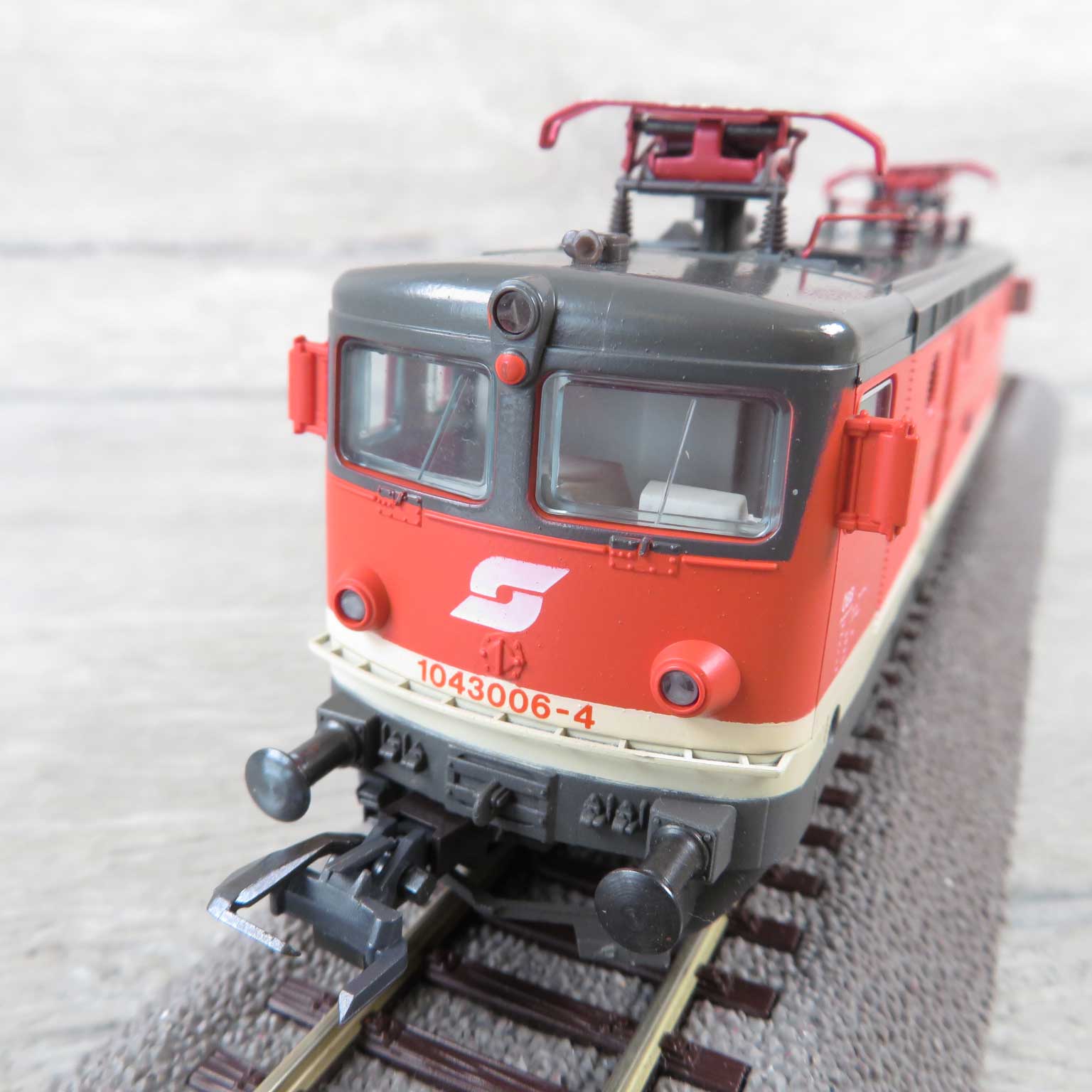 79576C7A-57E9-434D-AB49-