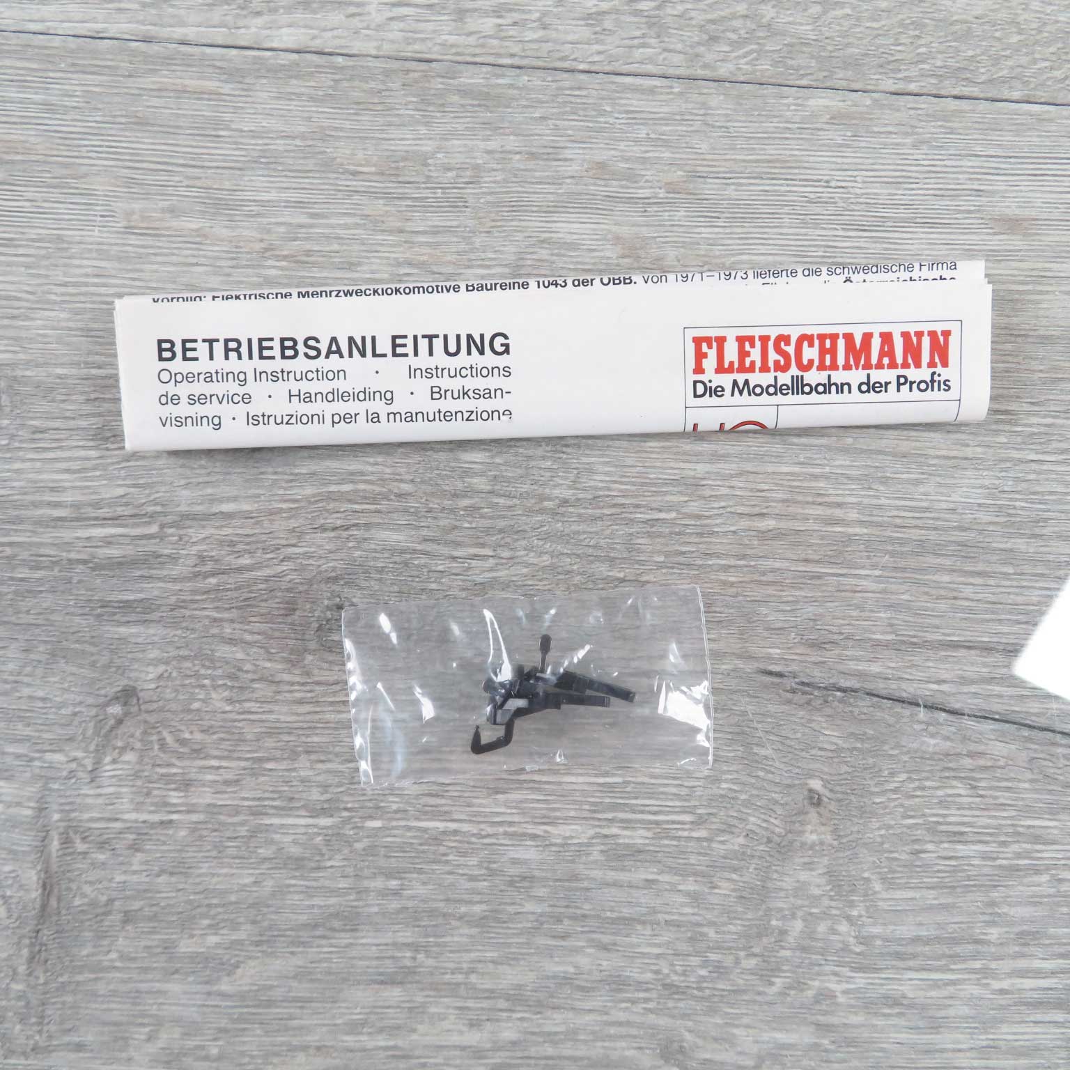 FLEISCHMANN 4367 - H0 - ÖBB - E-Lok 1043 006-4 - Analog