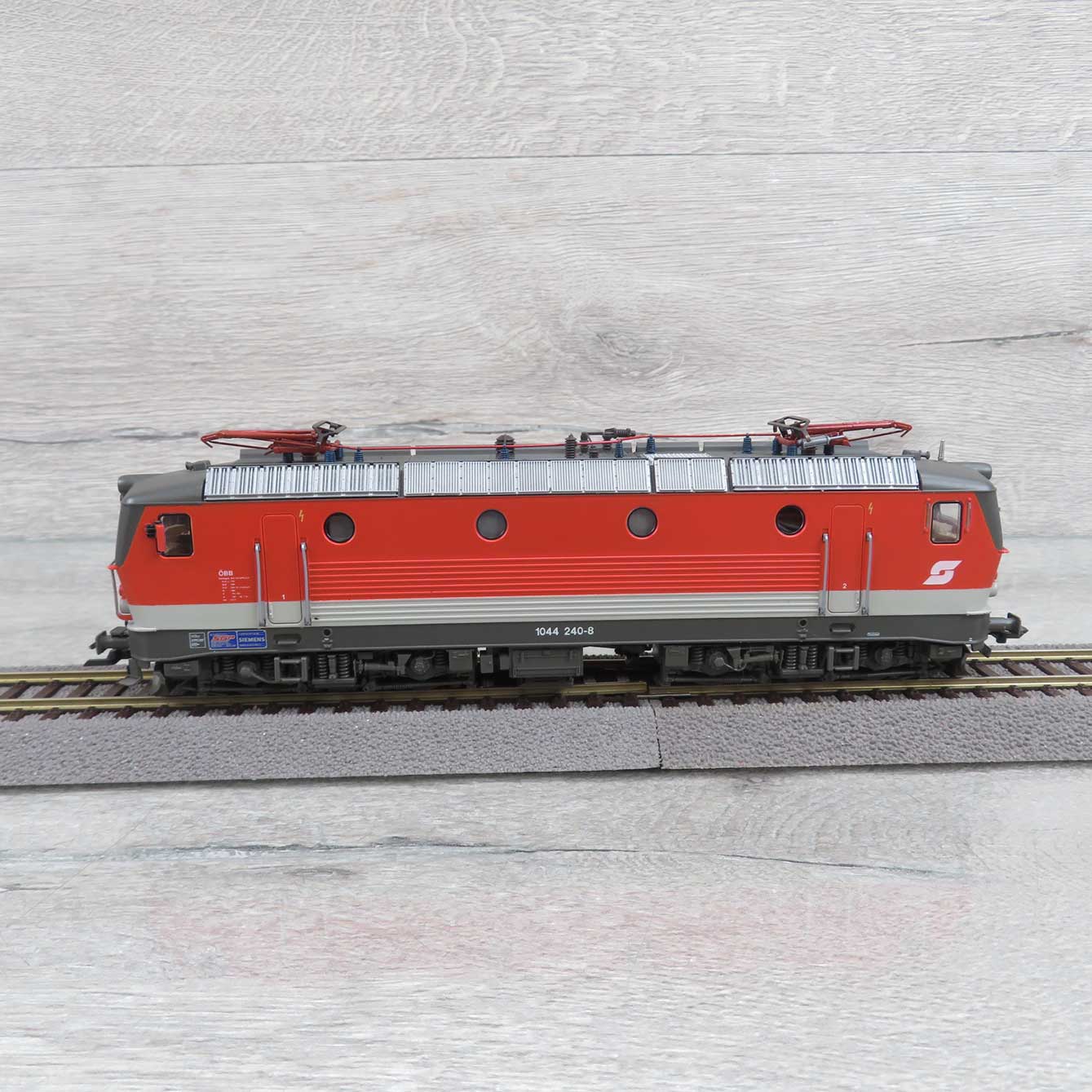 ROCO 43724 - H0 - ÖBB - E-Lok 1044 240-8 - digital - OVP